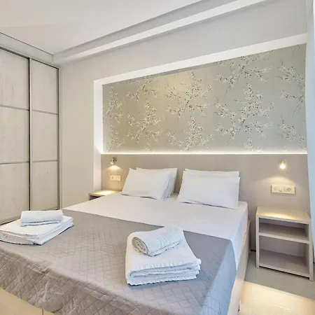 Artemis Hill Apartmán *