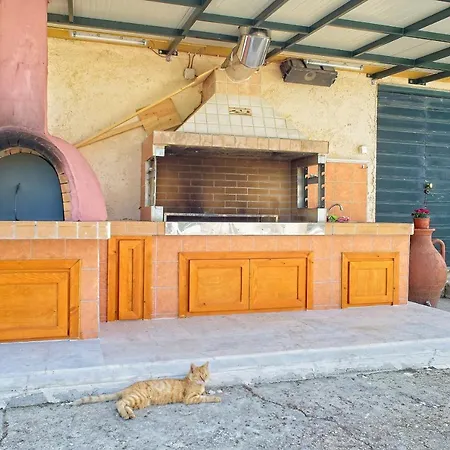 Artemis Hill Apartmán *